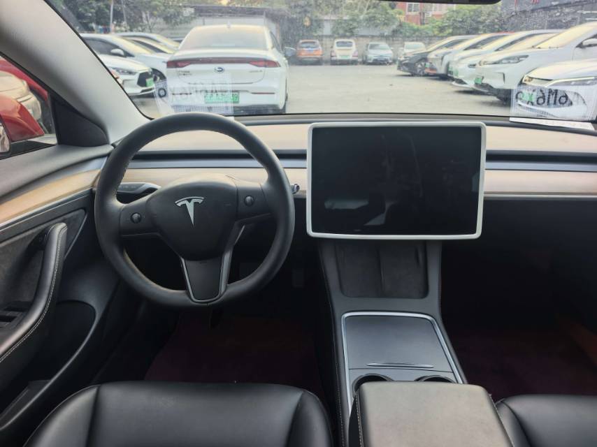 Tesla Model 3 2023 car image #4