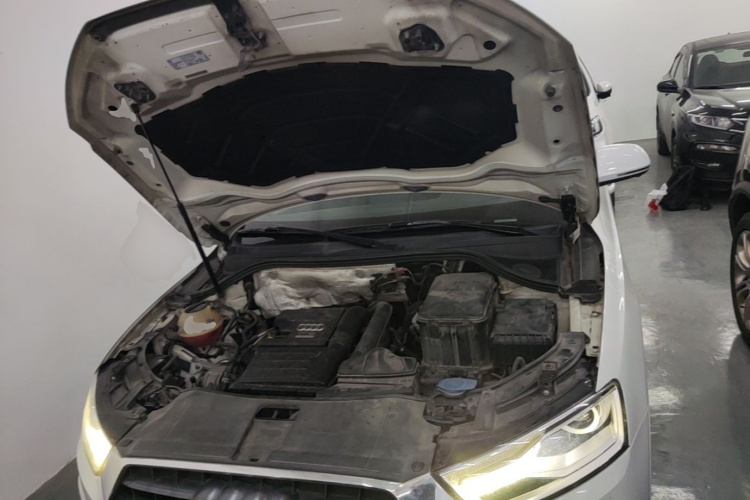 Audi Q3 2017 car image #20