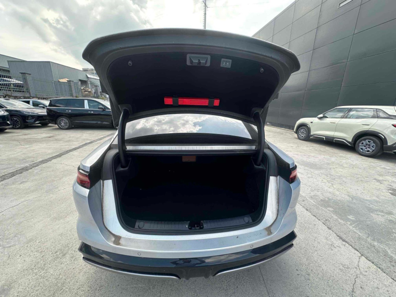 BYD HanL 2025 car image #5