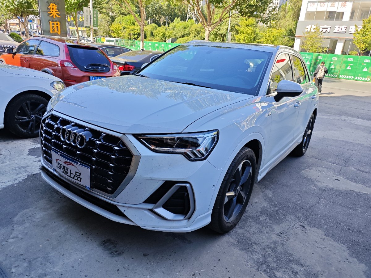 Audi Q3 2022 Audi Q3 2022 car image