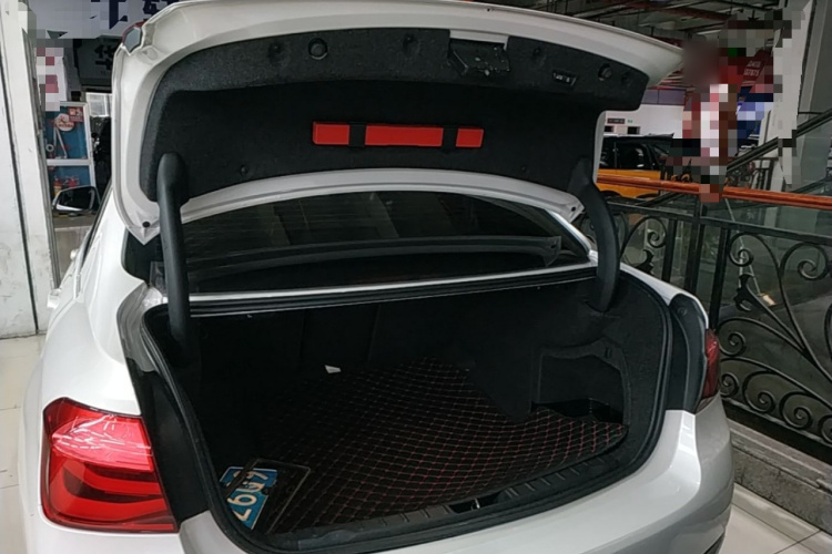 BMW 3 Series 2019 #21 BMW 3 Series 2019 car image #21