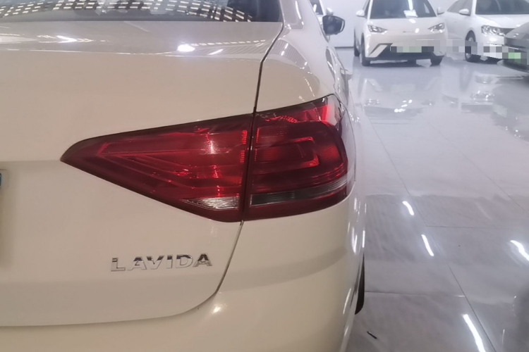 Volkswagen Lavida 2019 car image #8