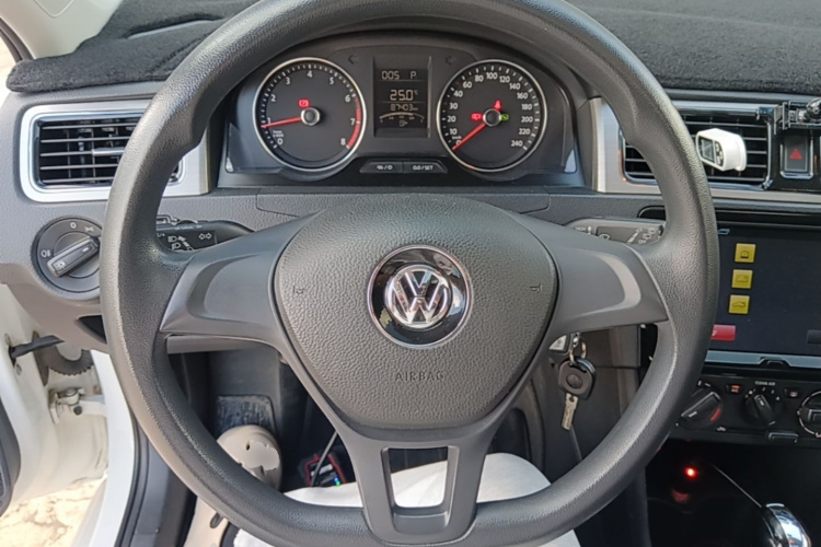 Volkswagen Santana 2015 #11 Volkswagen Santana 2015 car image #11