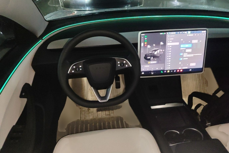 Tesla Model 3 2025 car image #11