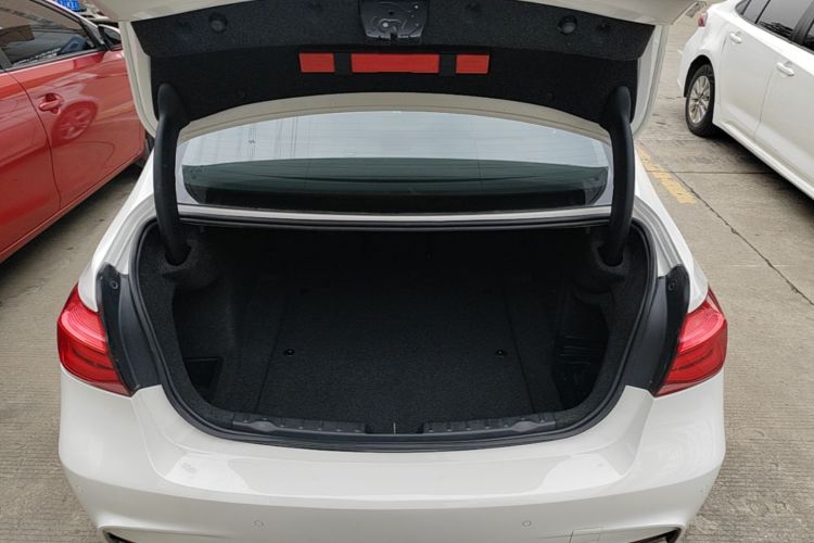 BMW 3 Series 2017 imagen de coche #19