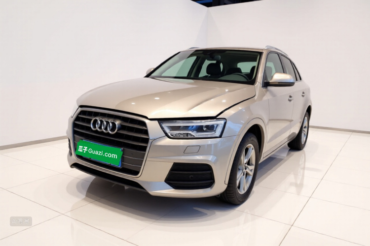 Audi Q3 2018 car image #2