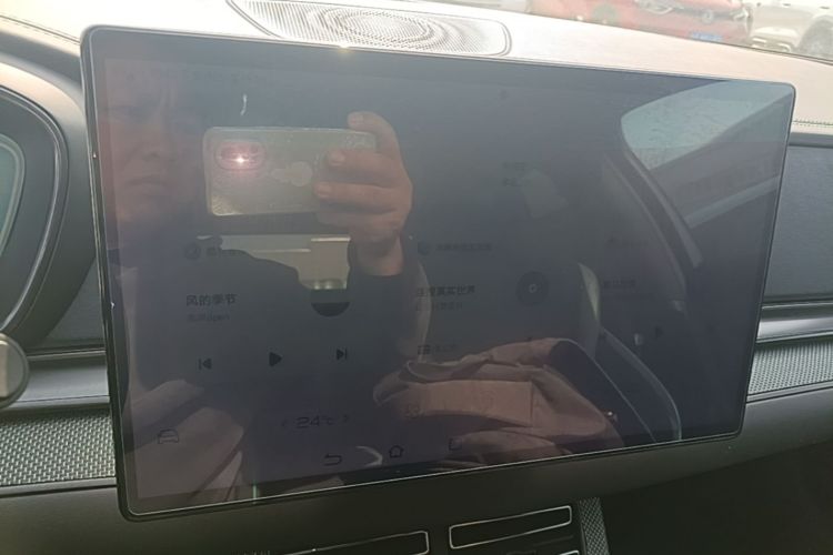 BYD Han 2022 car image #13