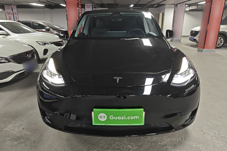 Tesla Model Y 2023 car image #3