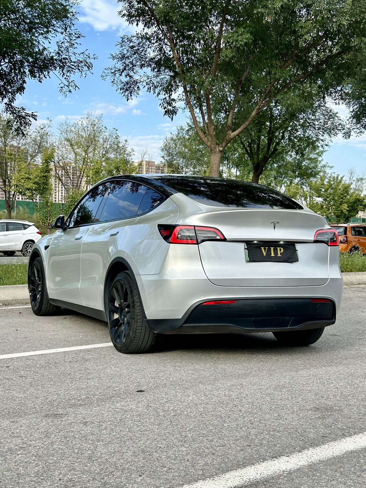 Tesla Model Y 2023 immagine di auto #11