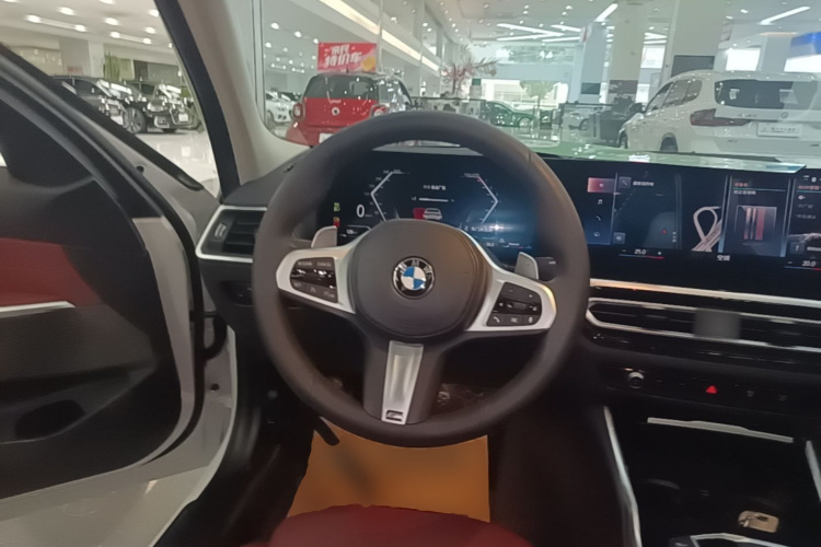 BMW 3 Series 2023 #15 BMW 3 Series 2023 صورة سيارة #15