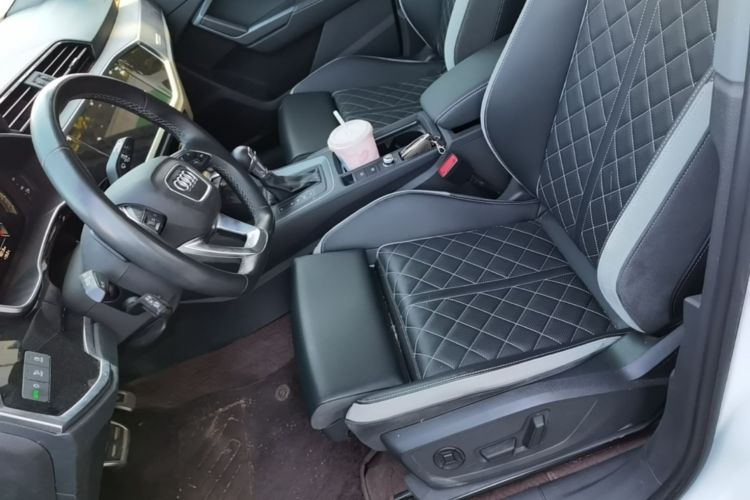Audi Q3 2025 car image #15