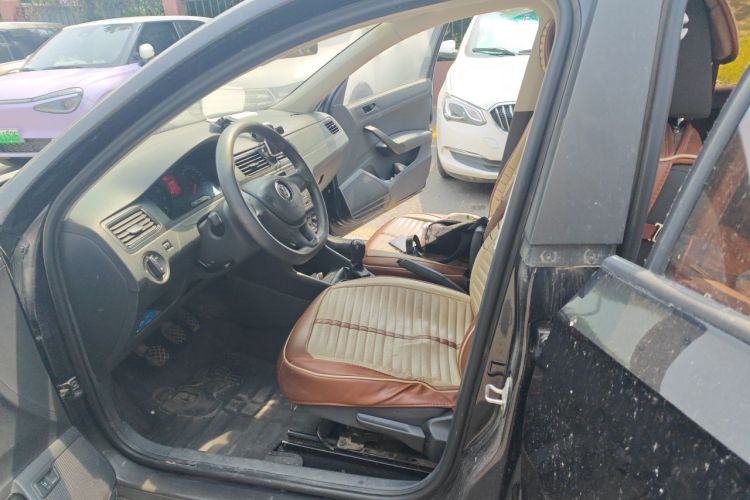 Volkswagen Santana 2018 car image #19