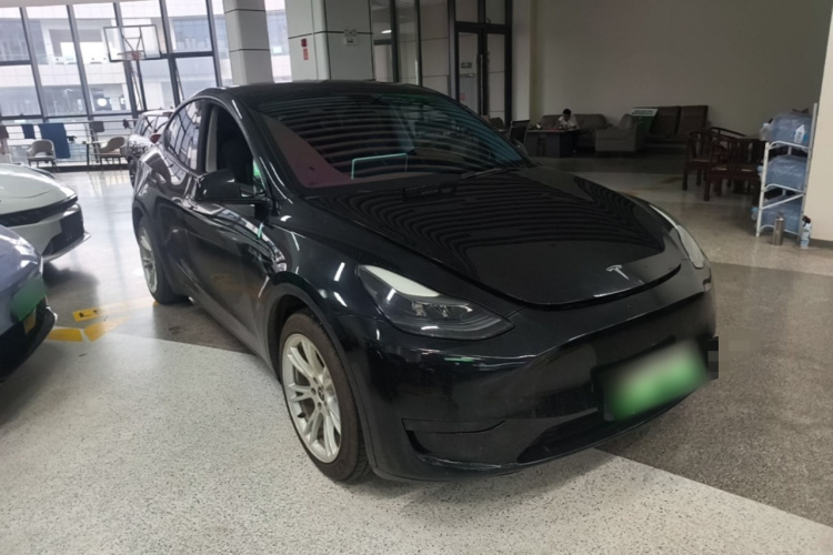 Tesla Model Y 2022 #4 Tesla Model Y 2022 car image #4
