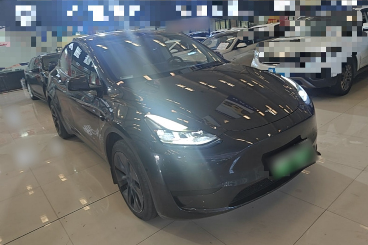 Tesla Model Y 2024 #4 Tesla Model Y 2024 car image #4