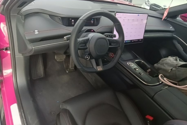 MI SU7 2025 car image #10