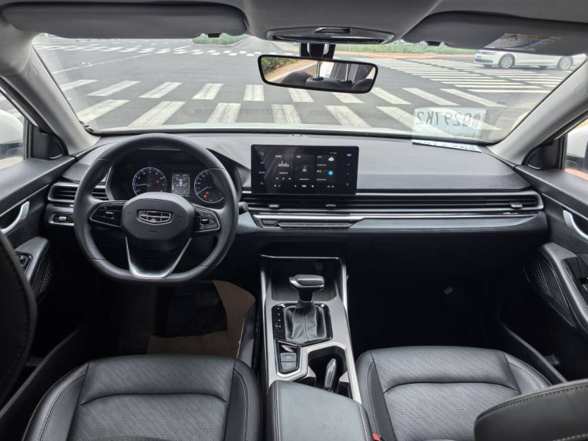 GEELY Emgrand 2023 image de voiture #8