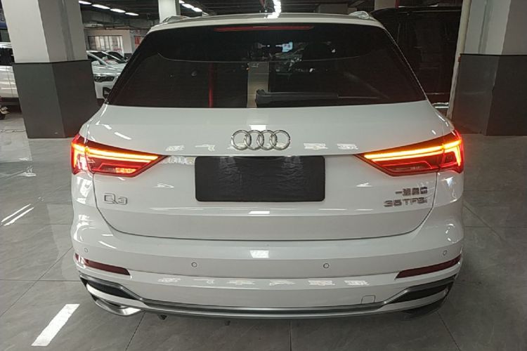 Audi Q3 2021 car image #6