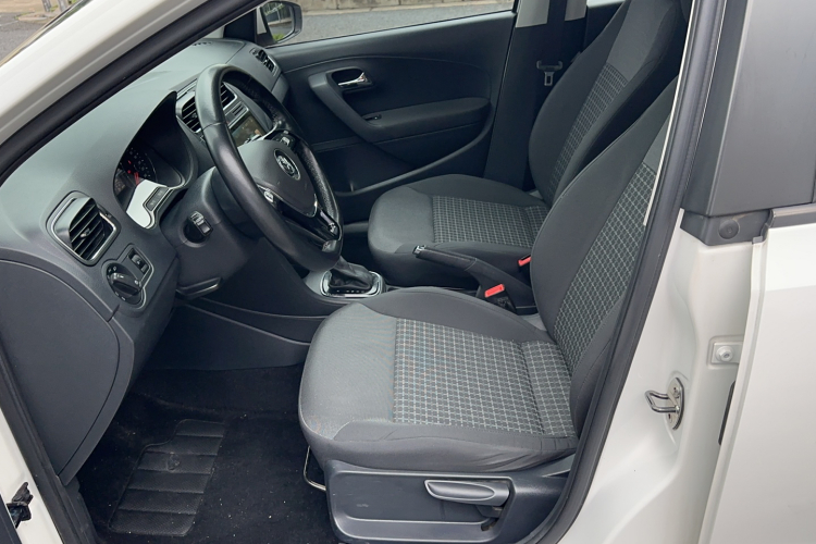 Volkswagen Polo 2016 #17 Volkswagen Polo 2016 car image #17
