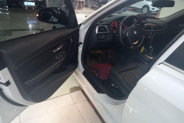 BMW 3 Series 2019 #12 BMW 3 Series 2019 car image #12