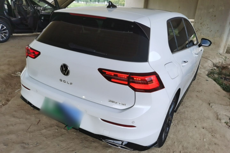 Volkswagen Golf 2023 #7 Volkswagen Golf 2023 صورة سيارة #7