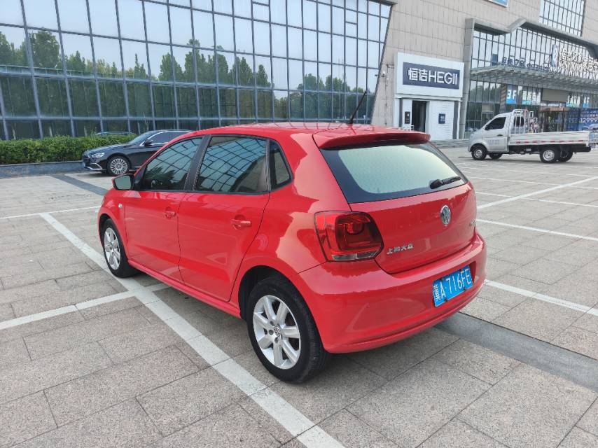 Volkswagen Polo 2012 car image #7