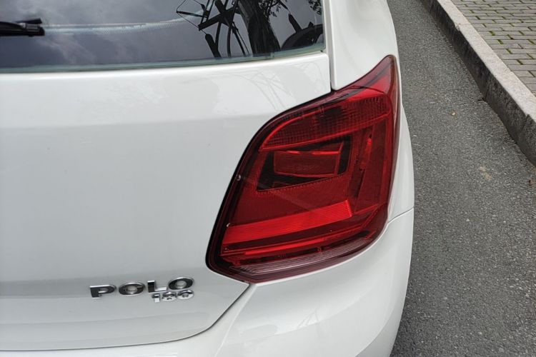 Volkswagen Polo 2017 car image #8