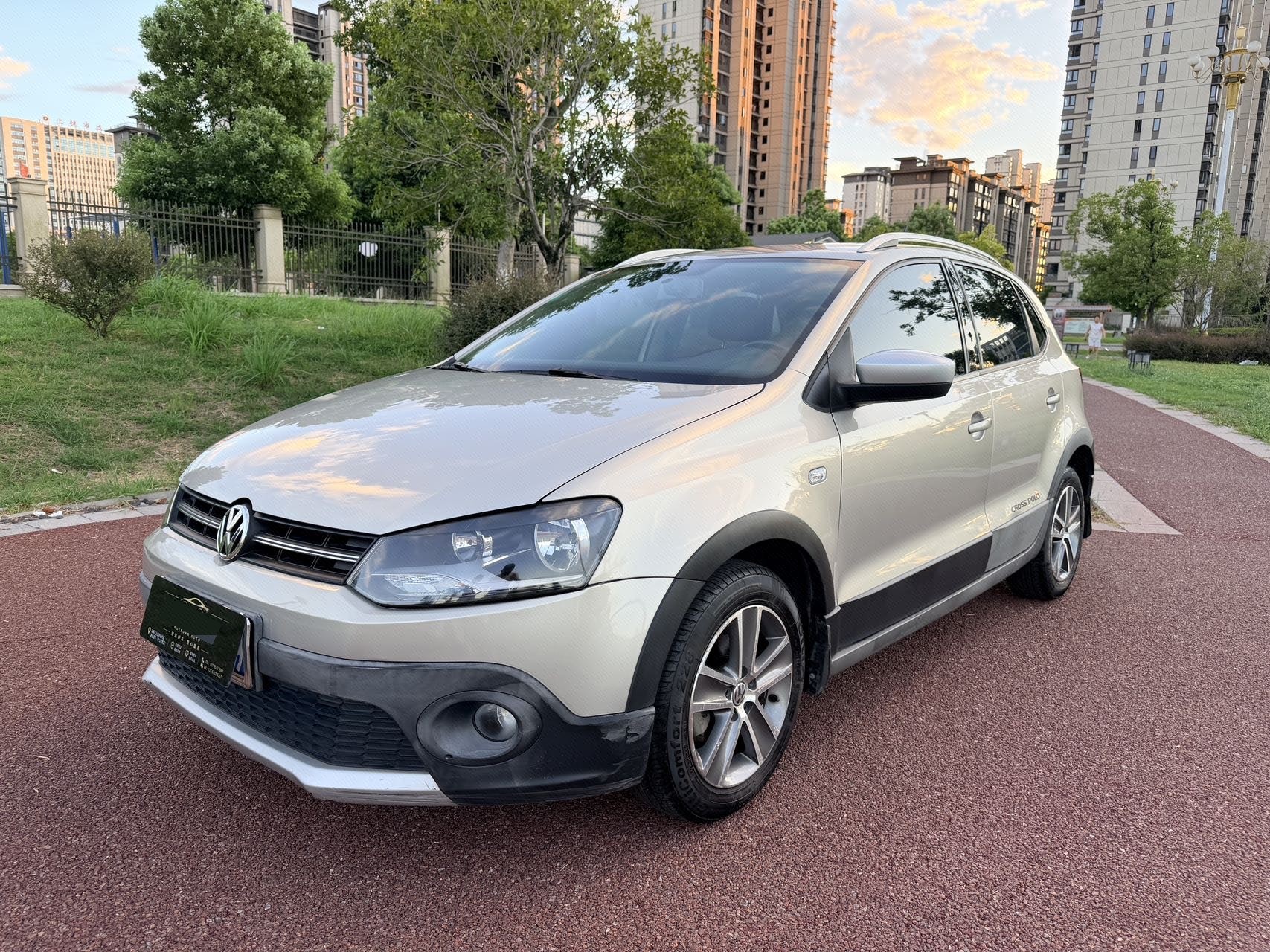 Volkswagen Polo 2012 car image 