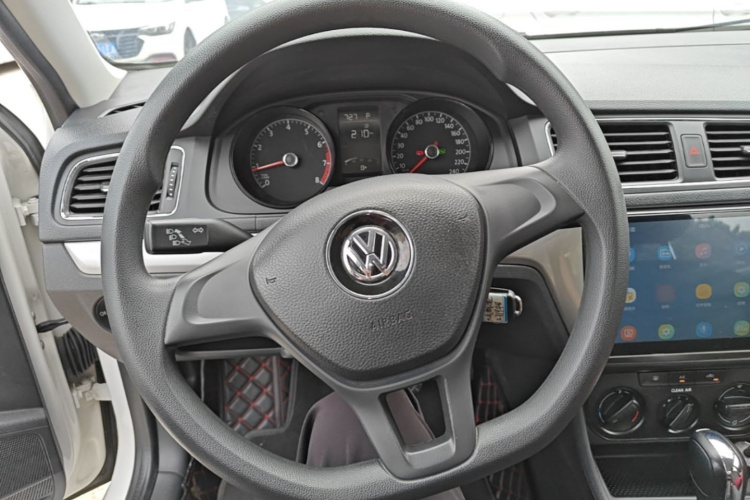 Volkswagen Lavida 2019 #11 Volkswagen Lavida 2019 car image #11