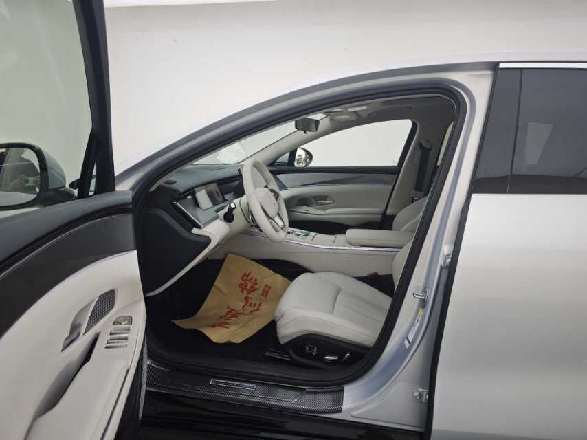 BYD HanL 2025 car image #5
