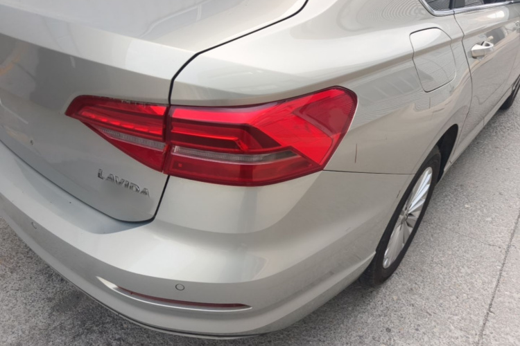 Volkswagen Lavida 2019 car image #8