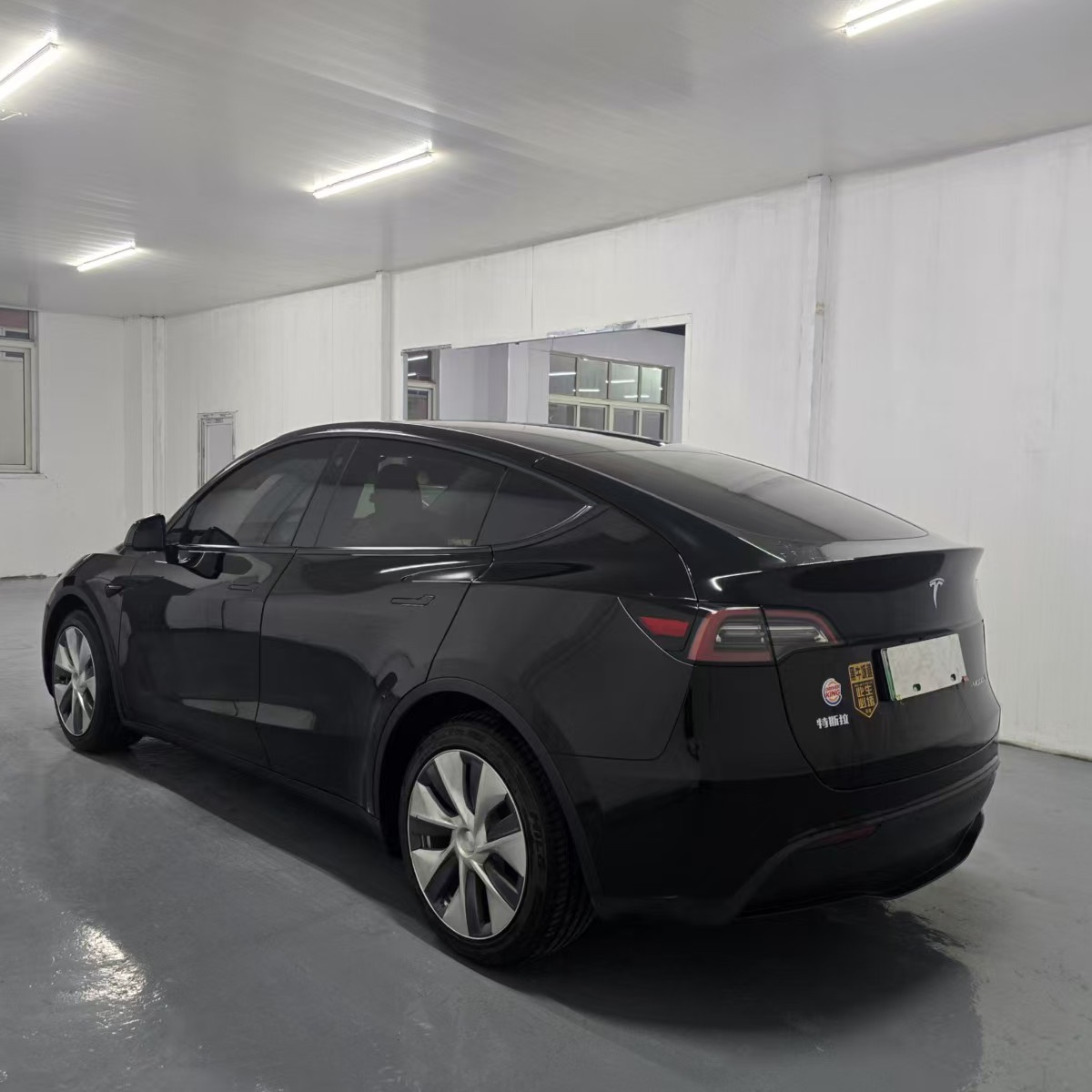 Tesla Model Y 2022 #4 Tesla Model Y 2022 car image #4