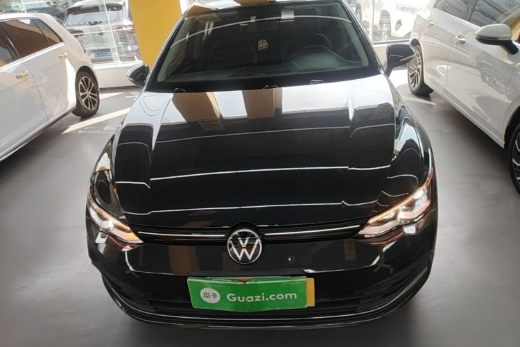 Volkswagen Golf 2021 car image #3