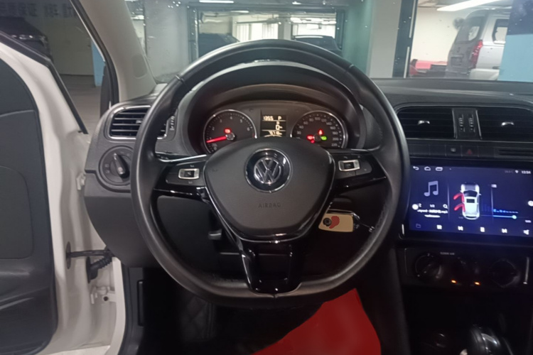 Volkswagen Polo 2017 #11 Volkswagen Polo 2017 car image #11