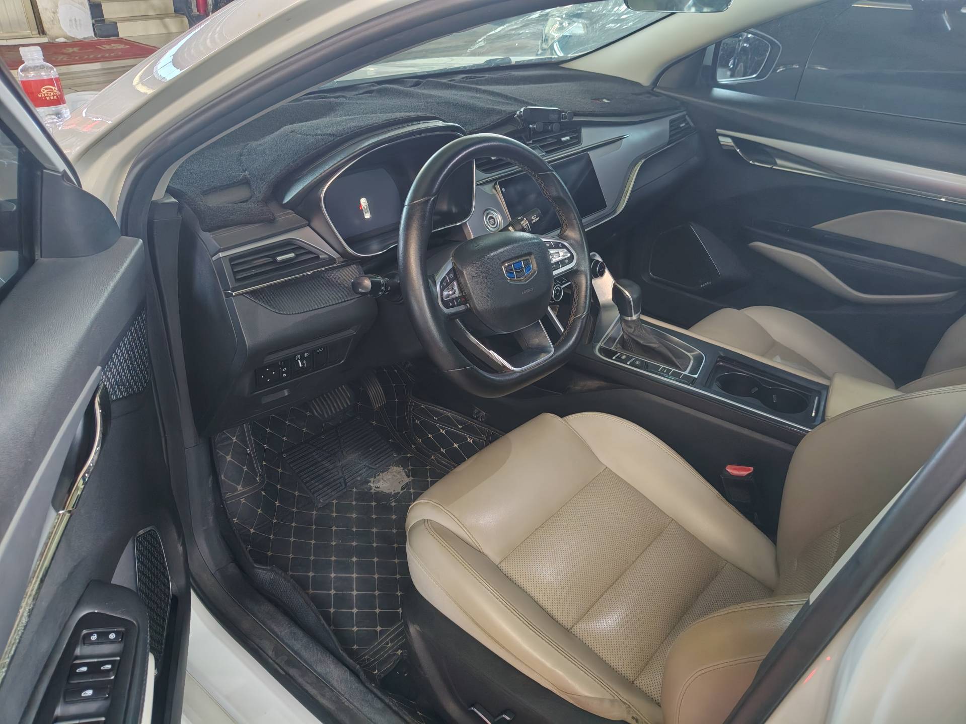 GEELY Binray 2018 car image #3