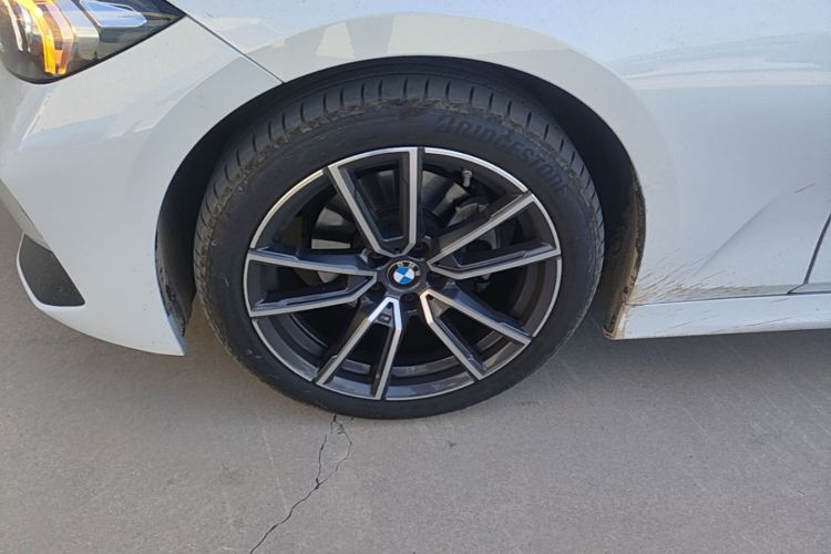 BMW 3 Series 2024 #9 BMW 3 Series 2024 car image #9