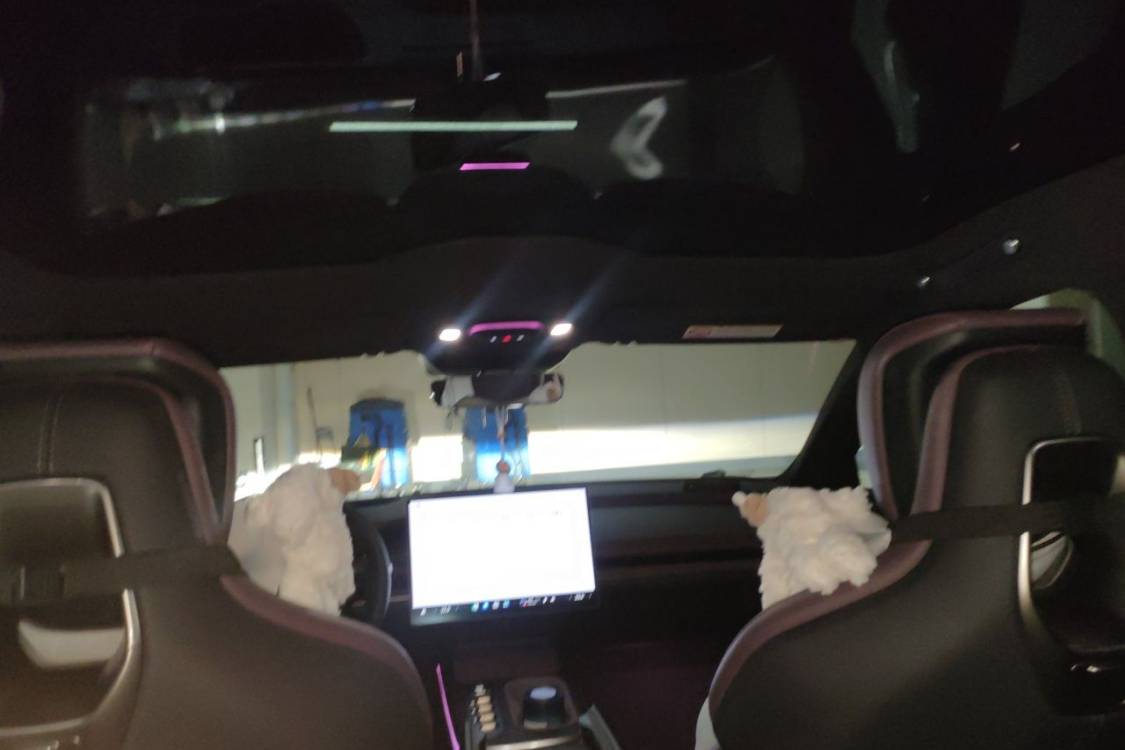 MI SU7 2024 immagine di auto #20