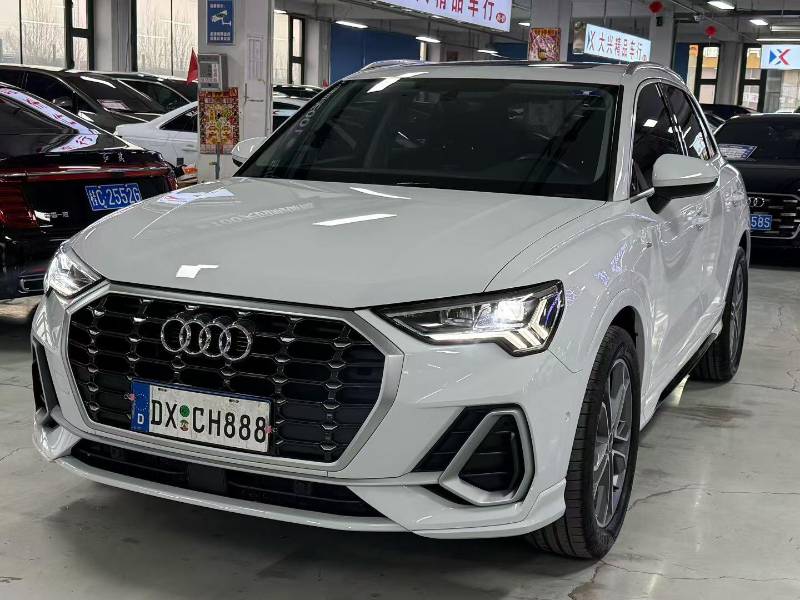 Audi Q3 2023 car image 