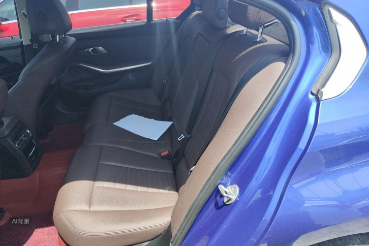 BMW 3 Series 2020 car image #19