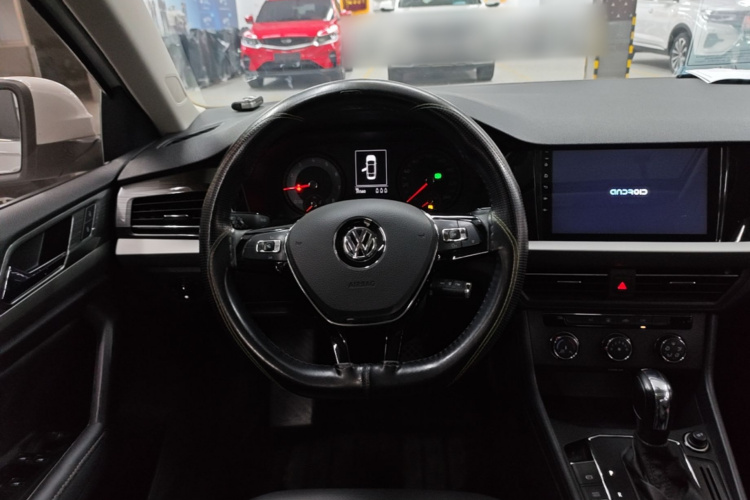 Volkswagen Lavida 2019 car image #12