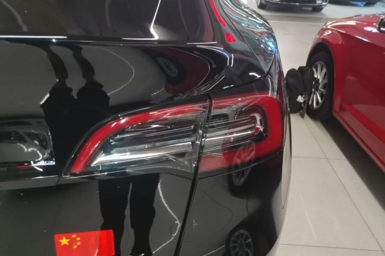 Tesla Model Y 2024 #8 Tesla Model Y 2024 car image #8