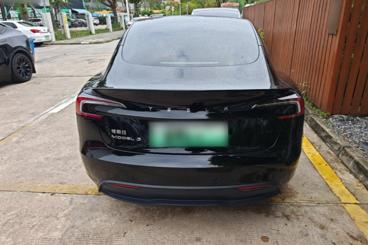 Tesla Model 3 2024 car image #6