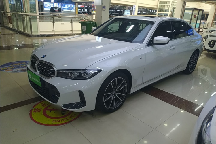 BMW 3 Series 2024 #2 BMW 3 Series 2024 car image #2