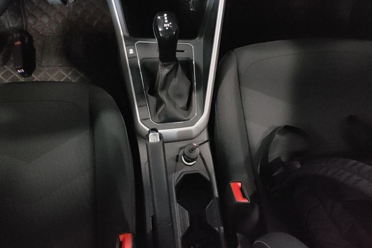 Volkswagen Polo 2021 car image #14