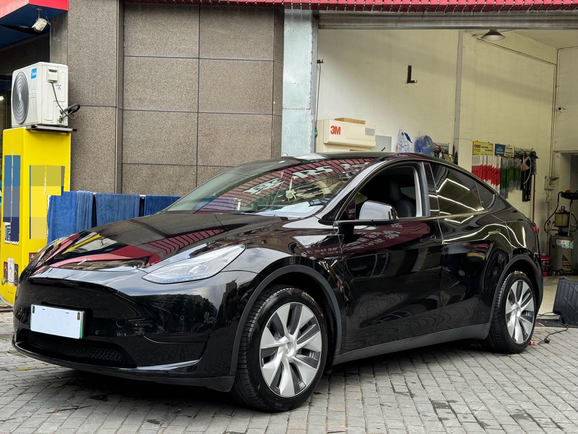 Tesla Model Y 2023 Tesla Model Y 2023 car image