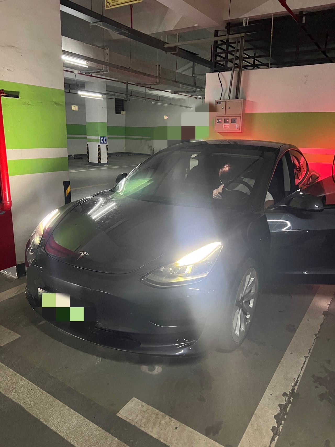 Tesla Model 3 2021 car image 