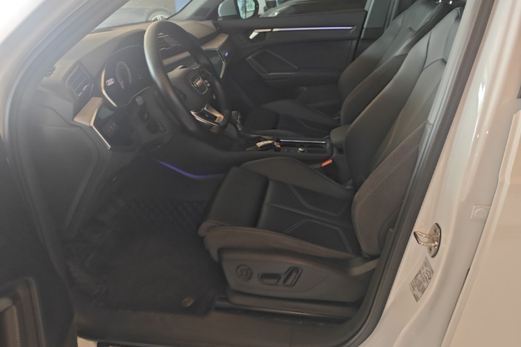Audi Q3 2025 #15 Audi Q3 2025 изображение автомобиля #15