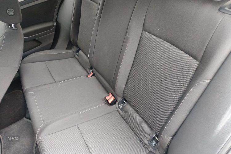Volkswagen Golf 2017 car image #19