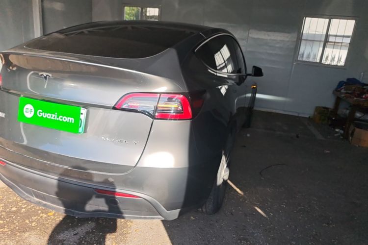 Tesla Model Y 2021 #8 Tesla Model Y 2021 car image #8