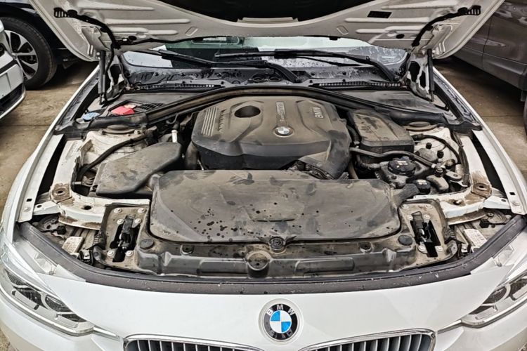 BMW 3 Series 2018 #20 BMW 3 Series 2018 car image #20