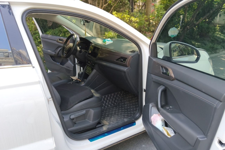 Volkswagen Tharu 2023 car image #23